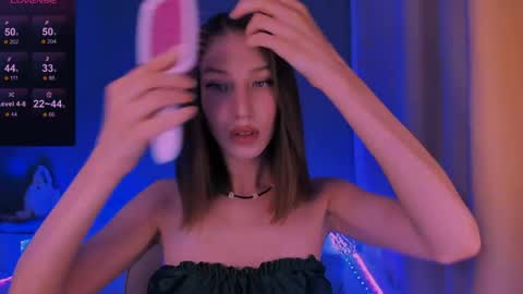 ellaamber online show from May 2026 06:51:02 AM