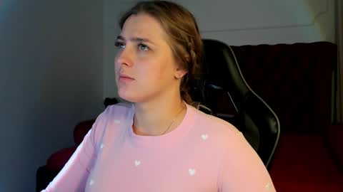 Snapshot of ellabells chatting on March 2026 05:41:02 AM EllaBells online show from March 2026 05:41:02 AM