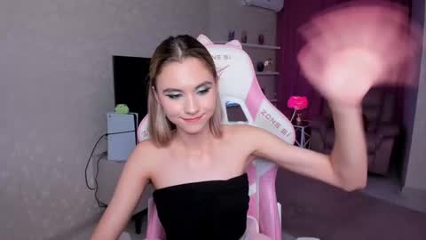 ellacurtis online show from June 2026 02:24:02 AM