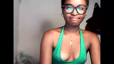 ellah245 online show from April 2026 10:57:01 AM