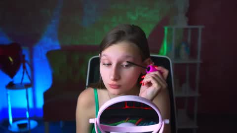 Ella online show from March 2025 09:18:02 AM