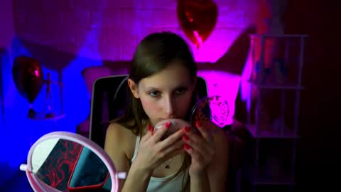 Ella online show from March 2025 12:33:02 PM