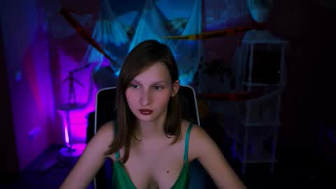 Ella online show from November 2025 01:02:01 PM