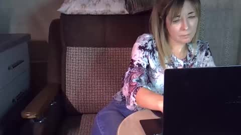 Snapshot of ellajohnsonx chatting on November 2025 07:44:01 AM ellajohnsonx online show from November 2025 07:44:01 AM