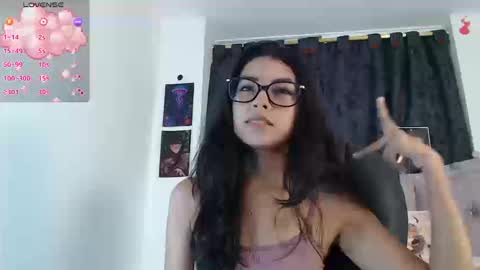 Snapshot of ellajonz chatting on September 2025 10:35:02 PM Ella Amoneth online show from September 2025 10:35:02 PM