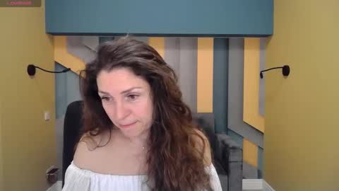 Snapshot of ellalongs chatting on December 2024 12:44:02 PM EllaLongs online show from December 2024 12:44:02 PM
