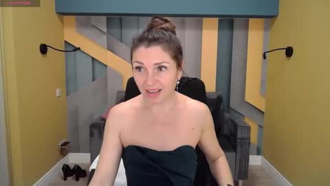 Snapshot of ellalongs chatting on December 2024 03:31:02 PM EllaLongs online show from December 2024 03:31:02 PM
