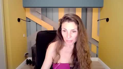 Snapshot of ellalongs chatting on February 2025 03:35:01 PM EllaLongs online show from February 2025 03:35:01 PM