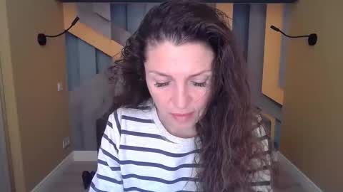 EllaLongs online show from December 2025 12:25:02 PM