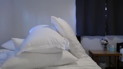 ellalowe online show from March 2026 05:20:02 PM