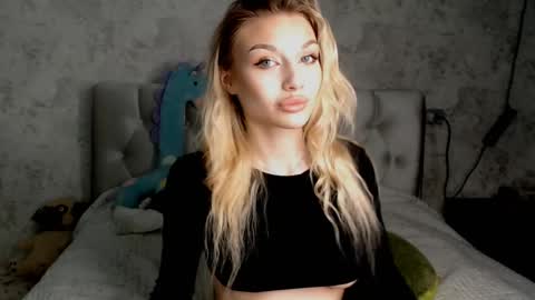 ellamilla online show from June 2026 12:50:02 PM