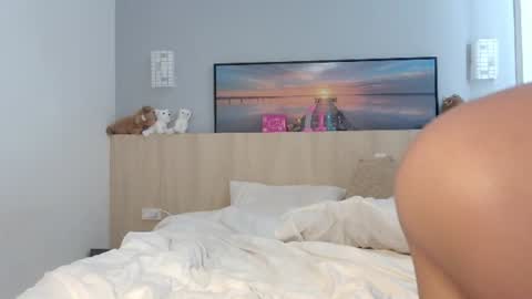 Ella Mira online show from June 2026 02:03:01 AM