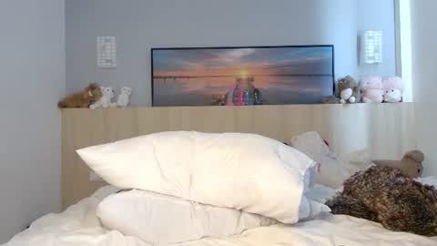 Ella Mira online show from June 2026 03:25:01 AM