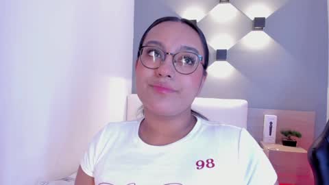 Snapshot of ellamontoya chatting on December 2024 04:30:02 AM Ella online show from December 2024 04:30:02 AM