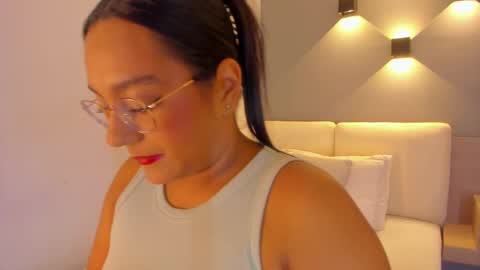 Snapshot of ellamontoya chatting on September 2025 10:52:02 AM Ella online show from September 2025 10:52:02 AM