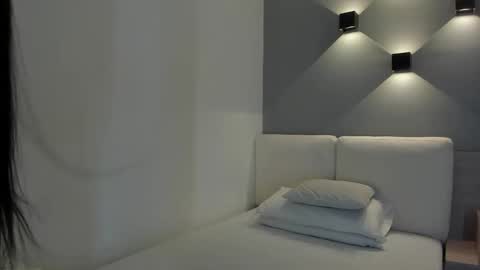 Snapshot of ellamontoya chatting on September 2025 11:59:02 AM Ella online show from September 2025 11:59:02 AM