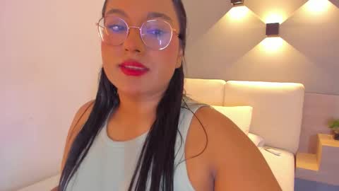 Snapshot of ellamontoya chatting on October 2025 12:49:02 PM Ella online show from October 2025 12:49:02 PM