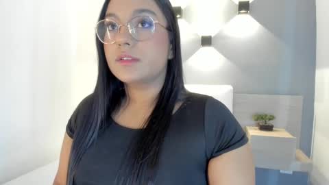 Snapshot of ellamontoya chatting on October 2025 11:11:01 AM Ella online show from October 2025 11:11:01 AM