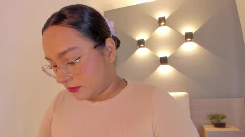 Snapshot of ellamontoya chatting on October 2025 12:17:02 PM Ella online show from October 2025 12:17:02 PM