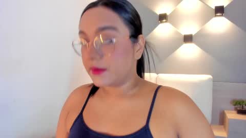 Snapshot of ellamontoya chatting on October 2025 12:42:02 PM Ella online show from October 2025 12:42:02 PM