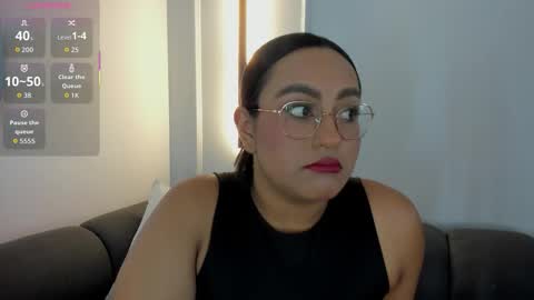 Snapshot of ellamontoya chatting on November 2025 12:05:02 PM Ella online show from November 2025 12:05:02 PM