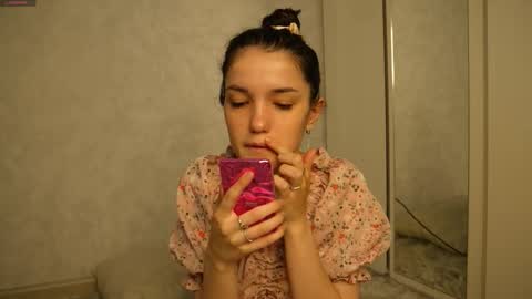 Ella online show from September 2025 09:00:01 AM