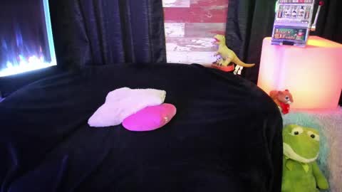 Snapshot of elle4you chatting on September 2025 08:13:02 PM ELLE online show from September 2025 08:13:02 PM