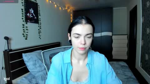 Snapshot of elle_blair chatting on October 2025 03:32:02 AM Luna online show from October 2025 03:32:02 AM