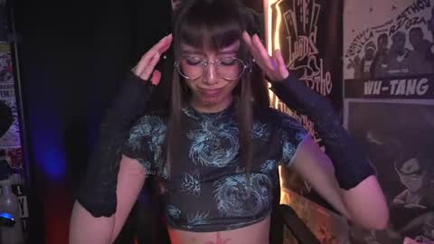 follow me on instagram .    online show from December 2025 04:26:01 PM