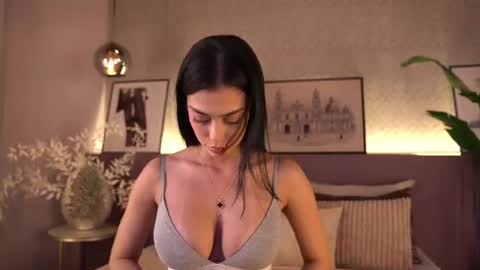 Elle Diane online show from June 2026 10:41:02 PM