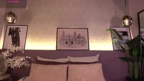Elle Diane online show from July 2026 10:14:02 PM