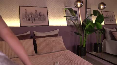 Elle Diane online show from July 2026 10:41:01 PM