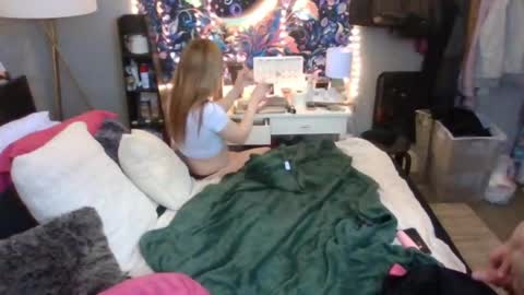 Lizzy Kay Petite online show from January 2025 11:34:02 AM