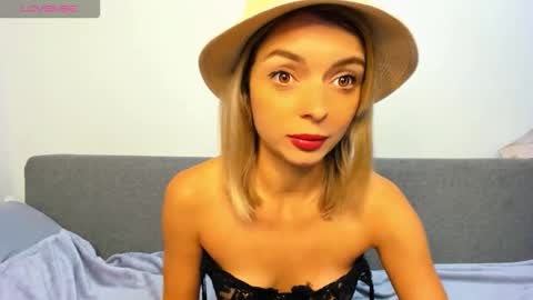 ellen_flow online show from October 2025 09:48:02 PM