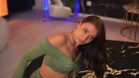 Snapshot of ellenkarter chatting on December 2024 04:11:01 AM EllenKarter online show from December 2024 04:11:01 AM