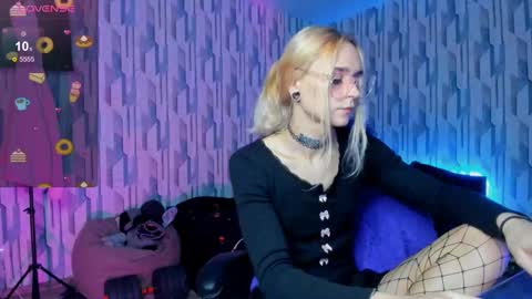Snapshot of elli_26 chatting on January 2025 12:16:01 PM Ellie online show from January 2025 12:16:01 PM