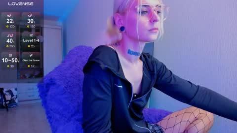 Snapshot of elli_26 chatting on May 2026 03:07:02 PM Ellie online show from May 2026 03:07:02 PM