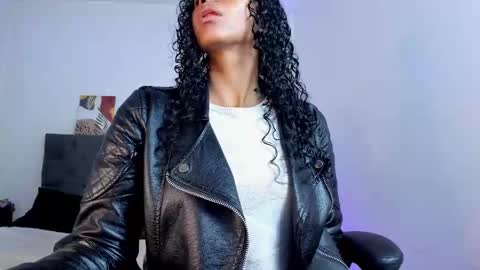  Ellie   online show from October 2025 02:14:01 PM