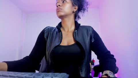  Ellie   online show from October 2025 01:55:02 PM