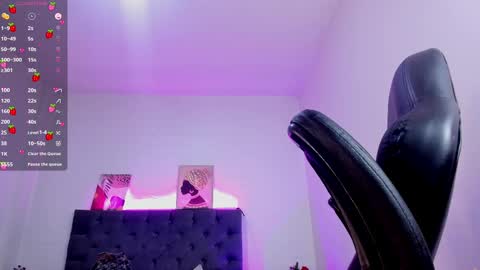  Ellie   online show from October 2025 12:15:01 PM