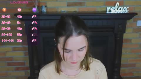 Snapshot of ellie_babyy chatting on February 2026 03:39:02 PM Ellie online show from February 2026 03:39:02 PM