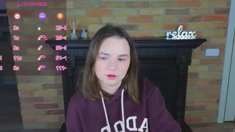 Snapshot of ellie_babyy chatting on February 2026 08:11:01 AM Ellie online show from February 2026 08:11:01 AM