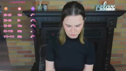 Snapshot of ellie_babyy chatting on February 2026 09:32:02 AM Ellie online show from February 2026 09:32:02 AM