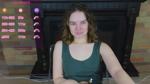 Snapshot of ellie_babyy chatting on March 2026 09:23:01 AM Ellie online show from March 2026 09:23:01 AM