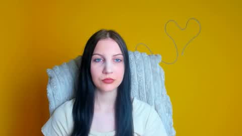 ellie_esmi online show from May 2026 11:28:01 AM