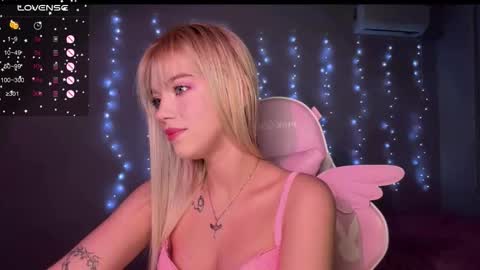 Snapshot of ellie_lovely_girl chatting on December 2025 07:43:01 PM ellie online show from December 2025 07:43:01 PM