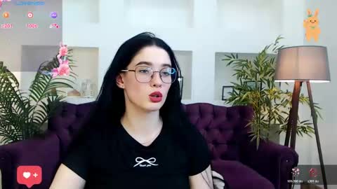 ellie_magic online show from April 2026 01:45:02 PM