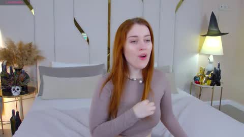EllieLarson online show from November 2025 05:03:01 PM