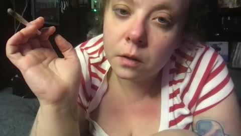 Ellie Louise online show from December 2025 06:08:02 AM