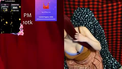 Snapshot of elliemoor chatting on November 2025 12:05:02 PM Elizabeth online show from November 2025 12:05:02 PM